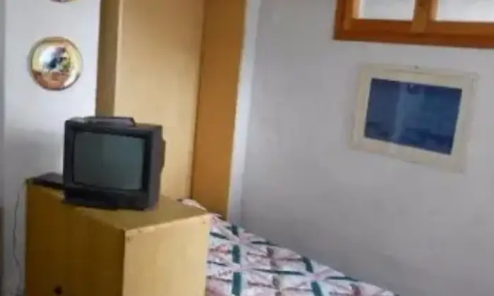 Rexer-Viola-Luminoso-trilocale-montagna-CAMERA-DA-LETTO