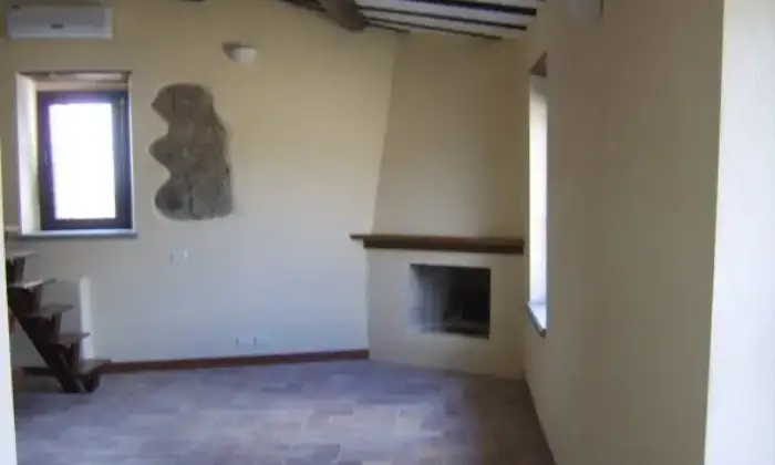 Rexer-Bolsena-Delizioso-attico-SALONE