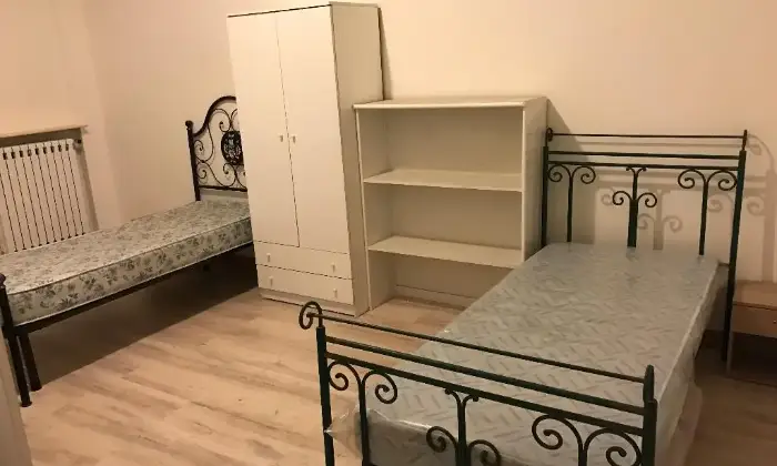 Rexer-Rende-Stanza-singola-o-doppia-a-rende-vicino-al-Metropolis-CAMERA-DA-LETTO
