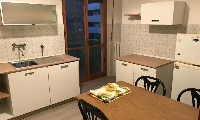 Rexer-Rende-Stanza-singola-o-doppia-a-rende-vicino-al-Metropolis-CUCINA