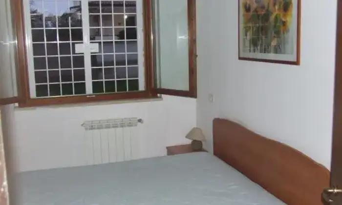 Rexer-Latina-Bilocale-arredato-con-giardino-CAMERA-DA-LETTO