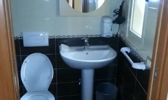 Rexer-Reggio-Di-Calabria-Camera-tripla-in-affitto-BAGNO