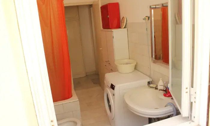 Rexer-Roma-Grazioso-bilocale-arredato-BAGNO