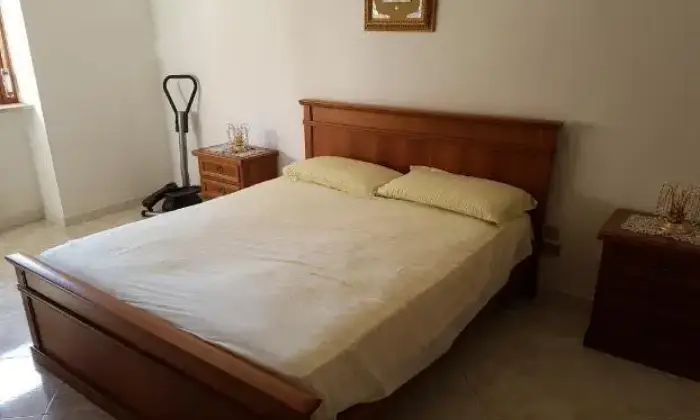 Rexer-Lizzano-in-Belvedere-Bilocale-ristrutturato-CAMERA-DA-LETTO