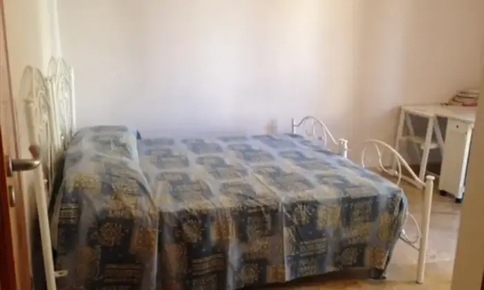 Rexer-Napoli-Posto-letto-in-camera-doppia-CAMERA-DA-LETTO