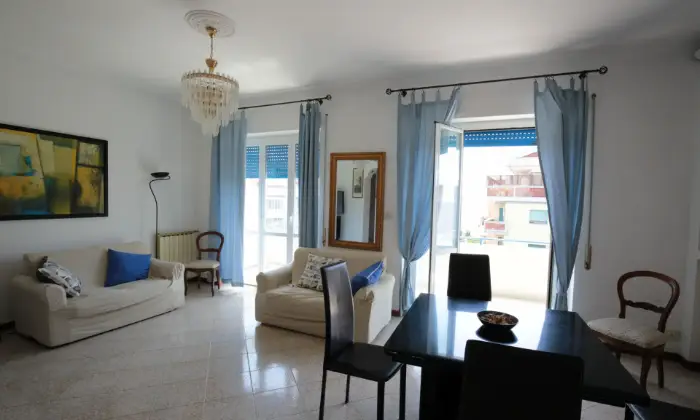 Rexer-Roma-Appartamento-vista-mare-SALONE