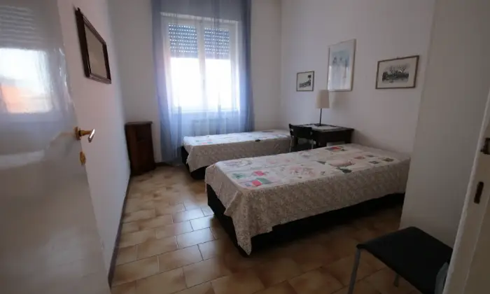 Rexer-Roma-Appartamento-vista-mare-CAMERA-DA-LETTO