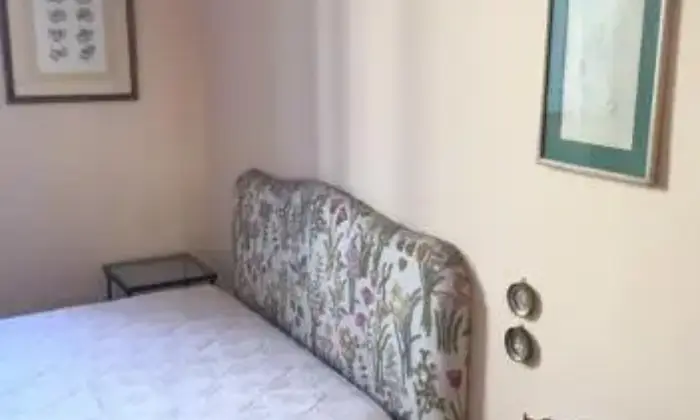 Rexer-Roma-Bilocale-in-zona-centrale-CAMERA-DA-LETTO