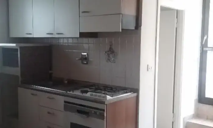 Rexer-Marsciano-Elegante-appartamento-su-due-livelli-CUCINA