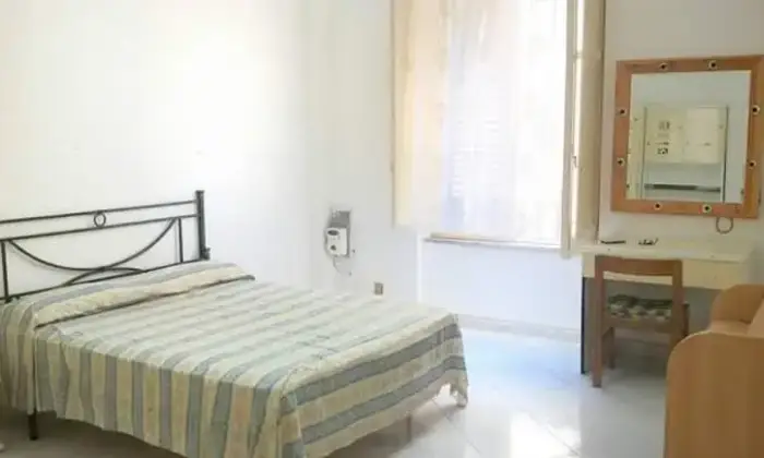 Rexer-Palermo-stanze-per-studenti-infermieri-CAMERA-DA-LETTO