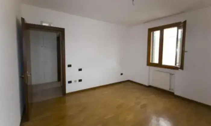 Rexer-Cornuda-Bilocale-uso-ufficio-CAMERA-DA-LETTO