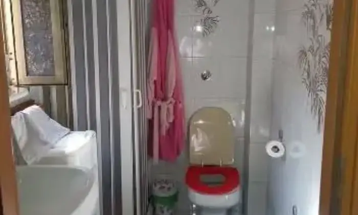 Rexer-Martina-Franca-Solo-a-trasfertisti-BAGNO