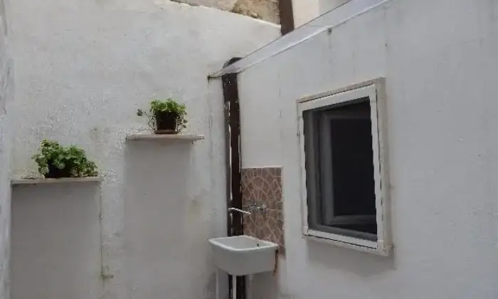 Rexer-Lecce-Centrale-ampio-trilocale-ALTRO