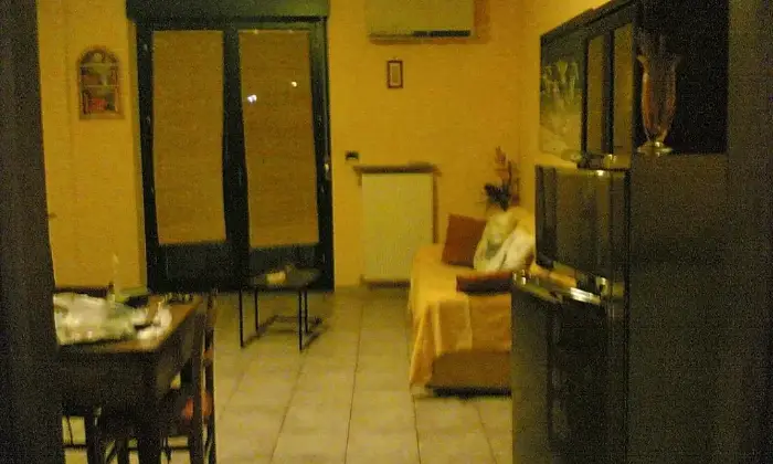Rexer-San-Maurizio-Canavese-Grazioso-monolocale-arredato-SALONE