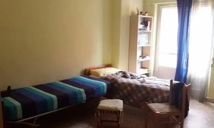 Rexer-Bari-Ampia-stanza-singola-CAMERA-DA-LETTO
