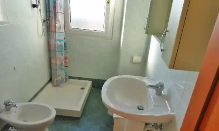 Rexer-Biella-Ampio-e-confortevole-trilocale-ristrutturato-BAGNO