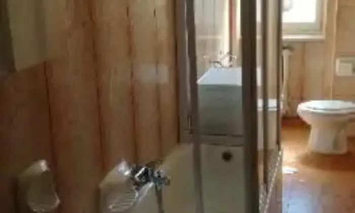 Rexer-Torino-Ampio-quadrilocale-rifinito-BAGNO