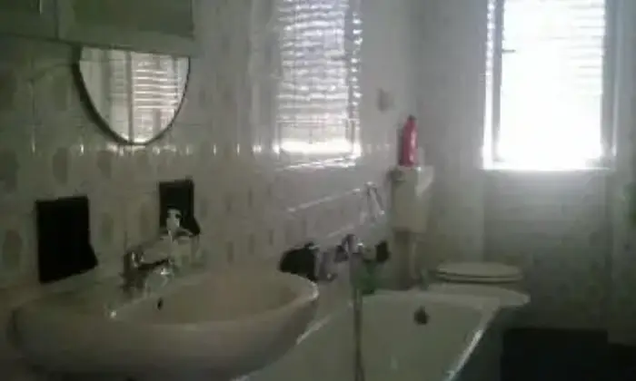 Rexer-Alessandria-Accogliente-trilocale-BAGNO