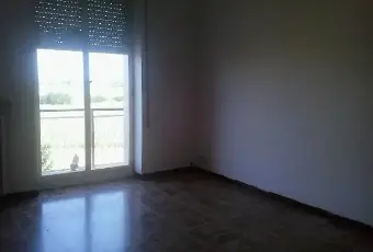 Rexer-Alessandria-Accogliente-trilocale-CAMERA-DA-LETTO