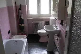 Rexer-Torre-Pellice-Grazioso-ed-accogliente-bilocale-con-vista-panoramica-BAGNO