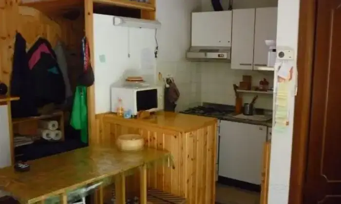 Rexer-Vercelli-Monolocale-in-bellissima-vallata-CUCINA