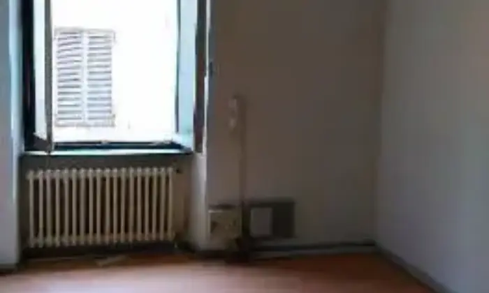 Rexer-Ivrea-Spazioso-ufficio-in-centro-CAMERA-DA-LETTO