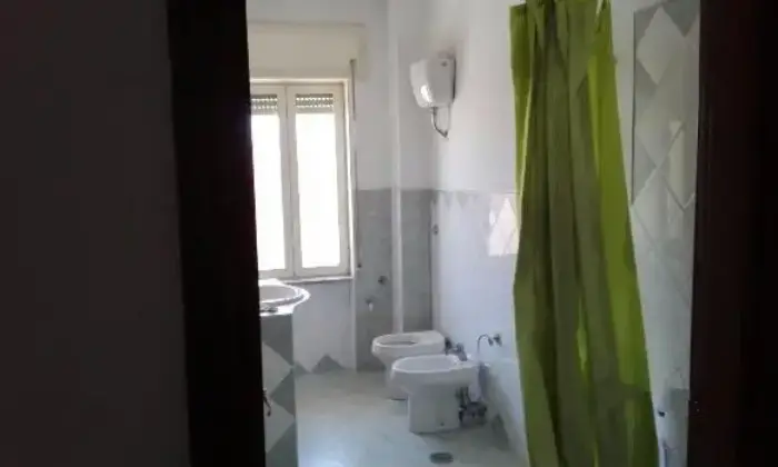 Rexer-Mugnano-di-Napoli-Spazioso-quadrilocale-piano-basso-BAGNO