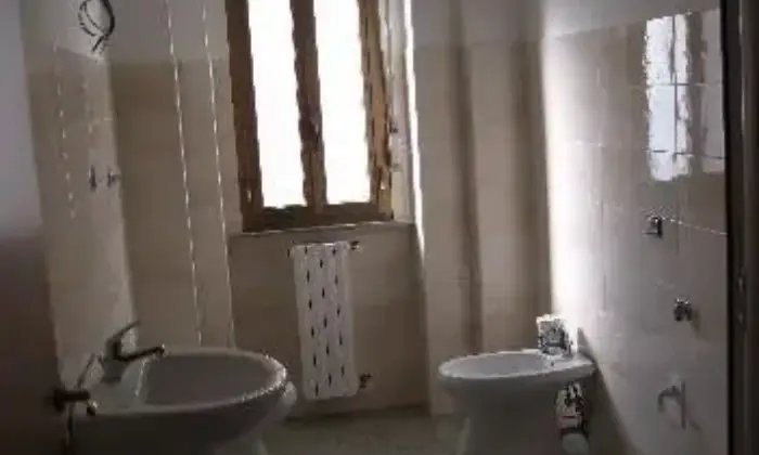 Rexer-Benevento-Spazioso-appartamento-ristrutturato-BAGNO