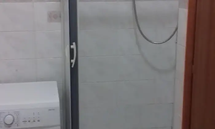 Rexer-Caserta-Ampio-bilocale-in-centro-BAGNO