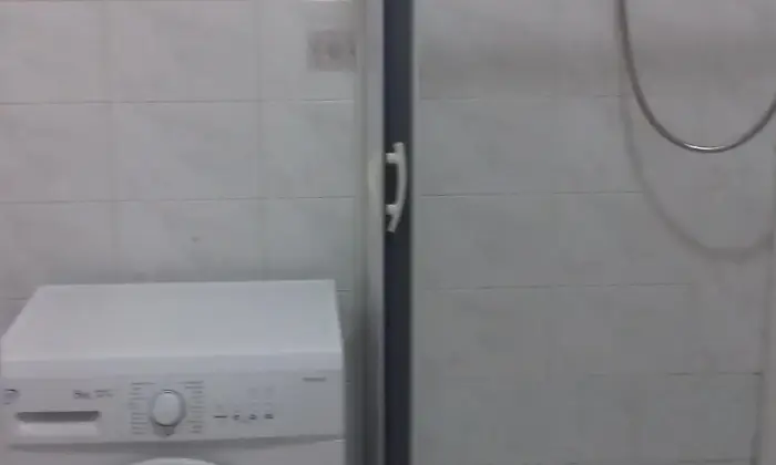 Rexer-Caserta-Ampio-bilocale-in-centro-BAGNO