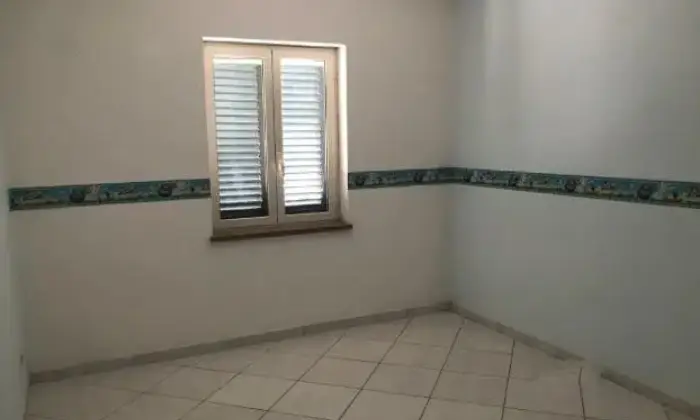 Rexer-Pozzuoli-Bellissimo-e-ampio-quadrilocale-in-parco-CAMERA-DA-LETTO
