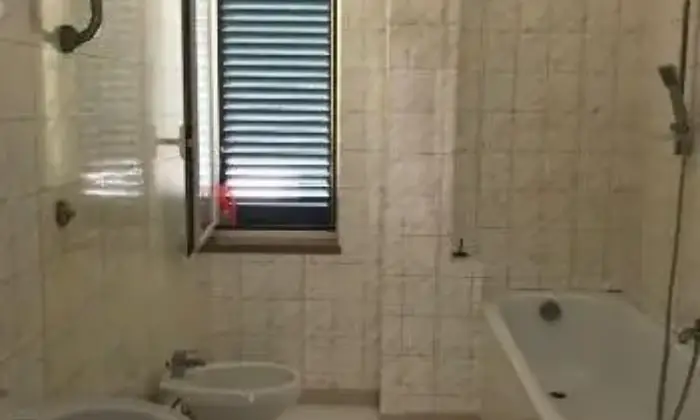 Rexer-Pozzuoli-Bellissimo-e-ampio-quadrilocale-in-parco-BAGNO