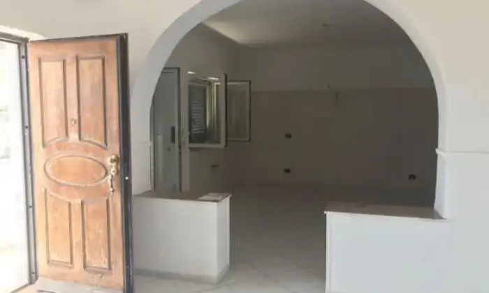 Rexer-Pozzuoli-Bellissimo-e-ampio-quadrilocale-in-parco-CUCINA