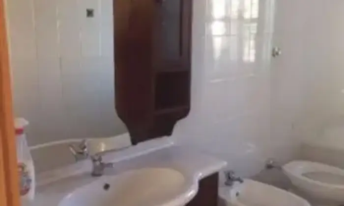 Rexer-Casalnuovo-di-Napoli-Ampio-appartamento-in-parco-BAGNO