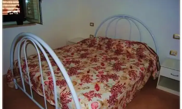 Rexer-Camerota-Grazioso-bilocale-vista-mare-con-posto-auto-CAMERA-DA-LETTO