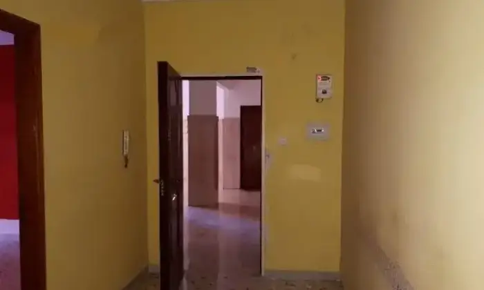 Rexer-Casoria-Ampio-e-luminoso-appartamento-uso-studioufficio-INGRESSO