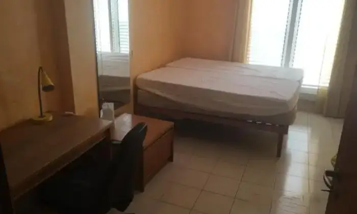 Rexer-Napoli-Camere-singole-o-doppie-in-residenza-Parthenope-in-condivisione-CAMERA-DA-LETTO