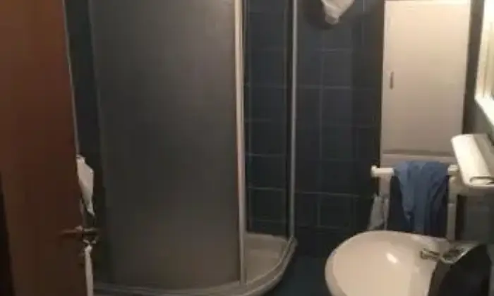 Rexer-Napoli-Camere-singole-o-doppie-in-residenza-Parthenope-in-condivisione-BAGNO