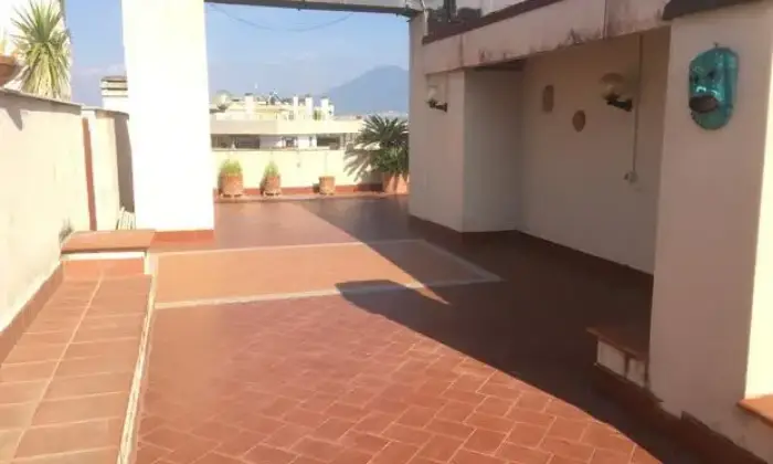 Rexer-Napoli-Camere-singole-o-doppie-in-residenza-Parthenope-in-condivisione-TERRAZZO