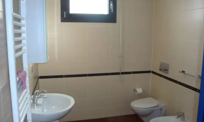 Rexer-lodi-Monolocale-spazioso-e-silenzioso-BAGNO