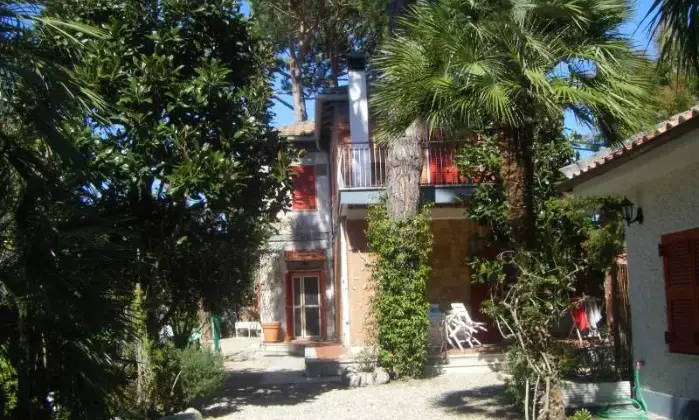 Rexer-Santa-Marinella-Villa-con-giardino-alberato-GIARDINO