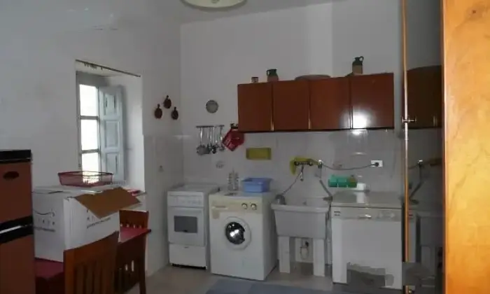Rexer-Collesano-Casa-in-palazzina-indipendente-CUCINA