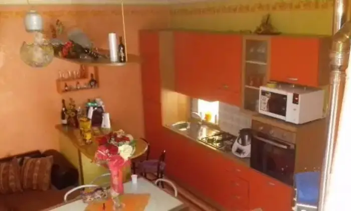 Rexer-Cerda-Casa-indipendente-Vani-finemente-arredata-CUCINA