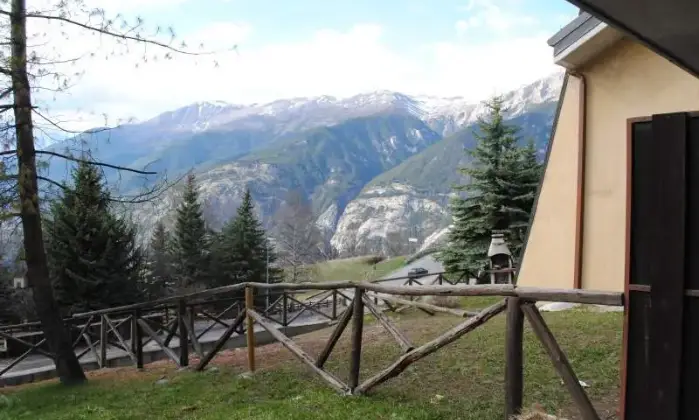 Rexer-Sauze-dOulx-Monolocale-panoramico-con-giardino-GIARDINO