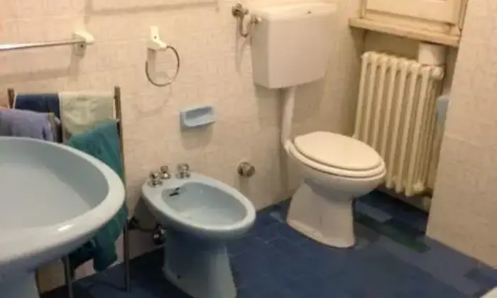 Rexer-ANCONA-N-POSTI-LETTO-in-DUE-DOPPIE-A-STUDENTI-BAGNO