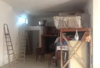 Rexer-Crotone-Ampio-Box-in-Area-Recintata-GARAGE