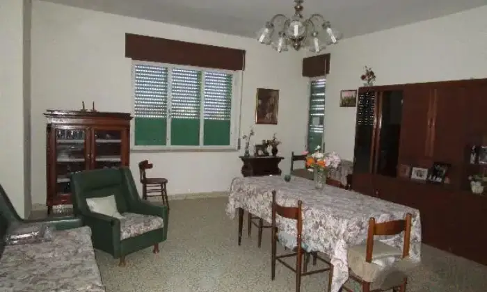 Rexer-Crotone-Appartamento-in-zona-centrale-a-Crotone-SALONE
