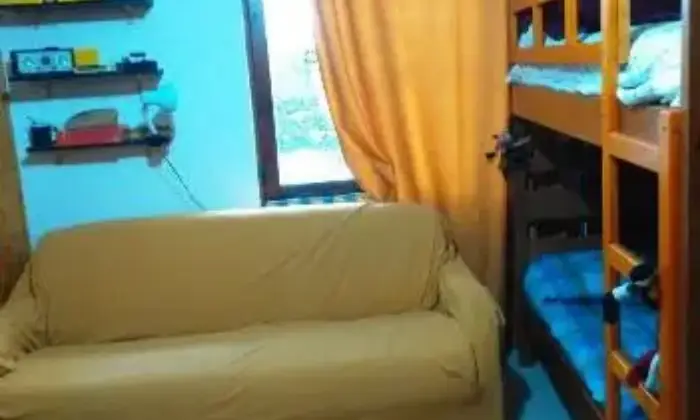 Rexer-Cotronei-Monovano-arredato-posti-letto-SALONE