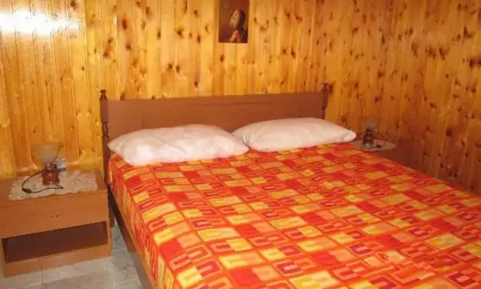 Rexer-Cotronei-Trilocale-sila-villaggio-palumbo-CAMERA-DA-LETTO