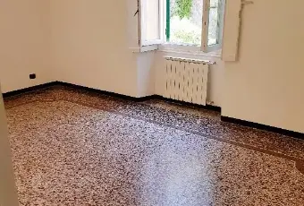 Rexer-Genova-Ampio-appartamento-CAMERA-DA-LETTO